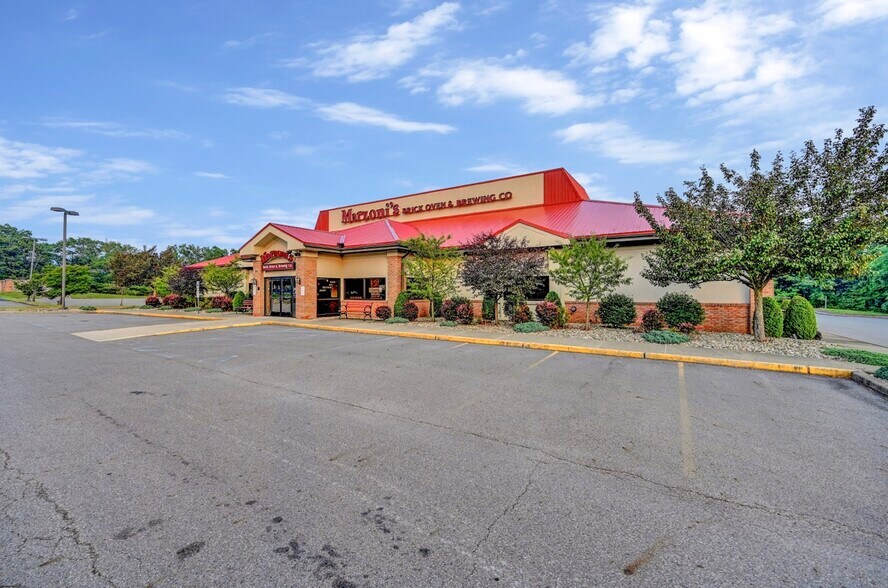 More Photos Of 20 Montage Mountain Rd, Moosic Restaurant For Lease