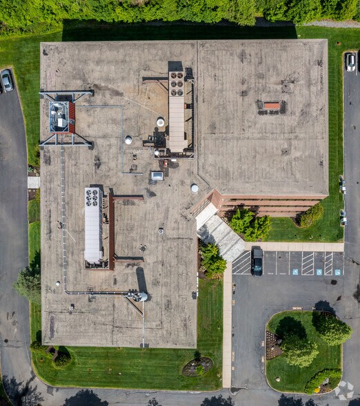 More Photos Of 8 Essex Center Dr, Peabody Office For Lease