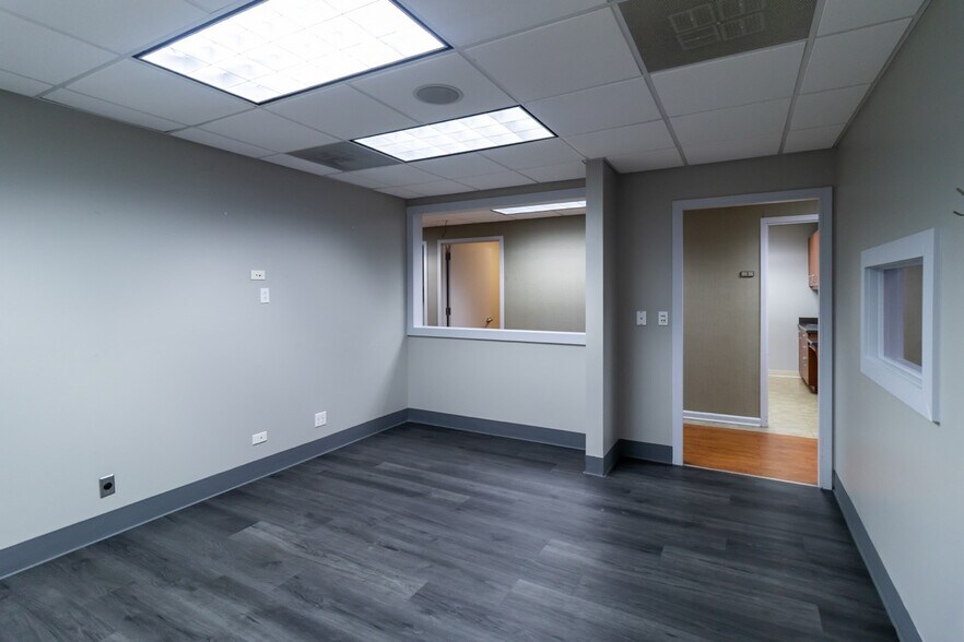 More Photos Of 2400 N Ashland Ave, Chicago Medical For Lease