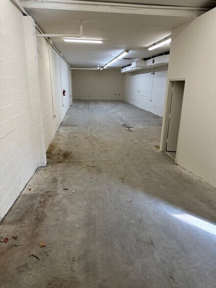 More Photos Of 340 W Pleasantview Ave, Hackensack Industrial For Lease