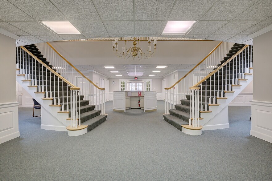 More Photos Of 1 Rossmoor Dr, Monroe Township Medical For Lease