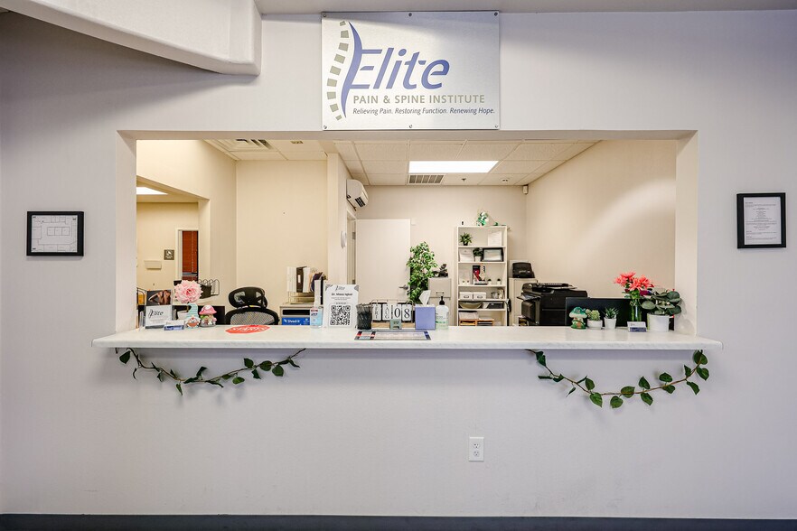 More Photos Of 535 E McKellips Rd, Mesa Office For Sale