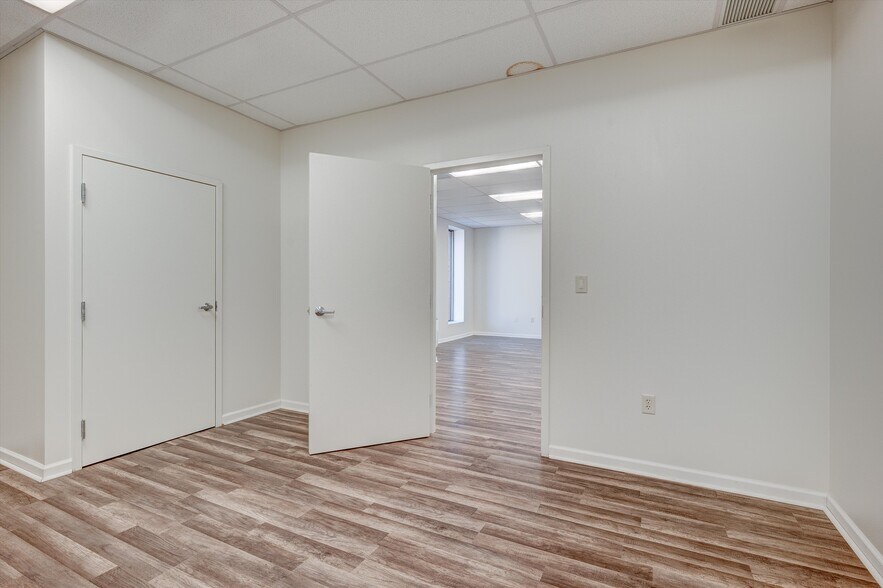 More Photos Of 207 N Main St, Boonsboro Office For Sale