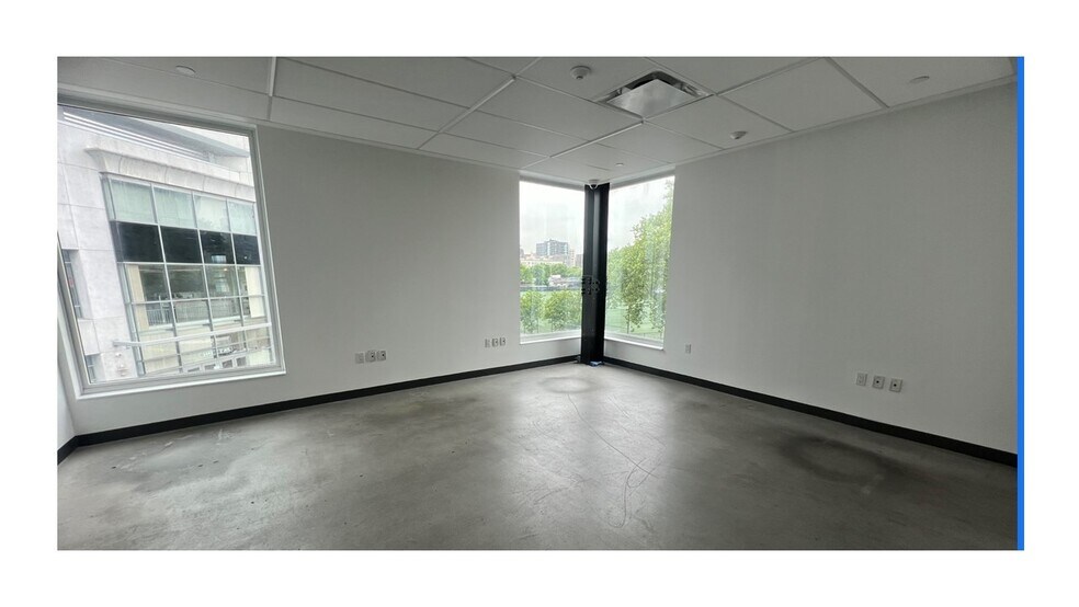 More Photos Of 230 E 128th St, New York Flex For Lease