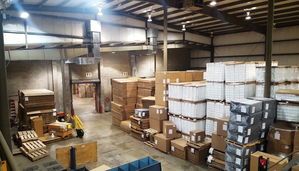 More Photos Of 202-206 Regas Rd, Madison Warehouse For Lease
