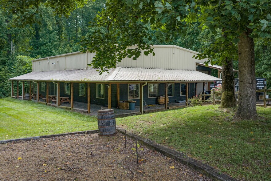 More Photos Of 2000 N Bridge St, Elkin Restaurant For Sale