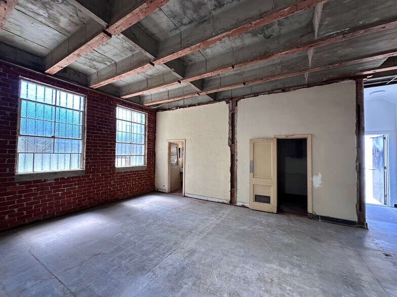 More Photos Of 1327 S Olive St, Los Angeles Specialty For Lease
