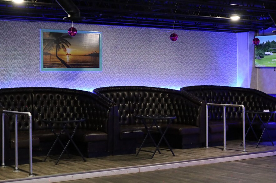 More Photos Of 883 North Ave, Battle Creek Restaurant For Sale