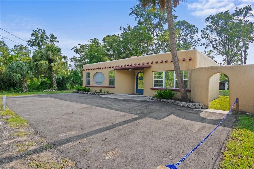 More Photos Of 15325 North Main St, Jacksonville Flex For Sale