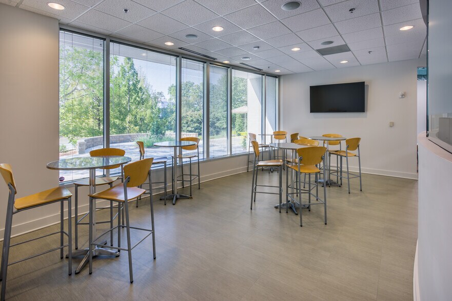 More Photos Of 3735 Glen Lake Dr, Charlotte Unknown For Lease