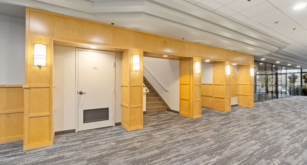 More Photos Of 6051 N Fresno St, Fresno Office For Lease