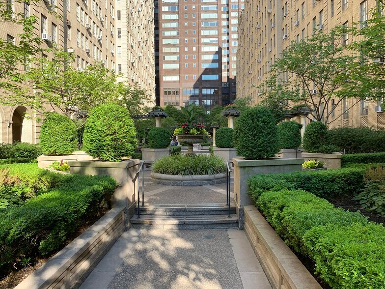 More Photos Of 353 W 56th St, New York Apartments For Sale