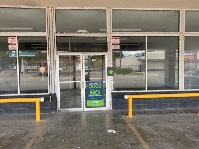 More Photos Of 7126 Lawndale St, Houston Storefront For Sale