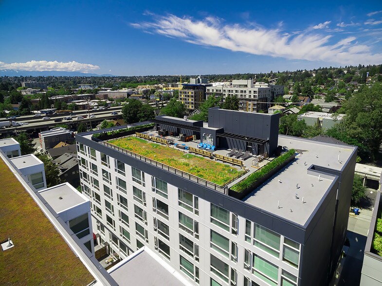 More Photos Of 900 NE 65th St, Seattle Apartments For Lease