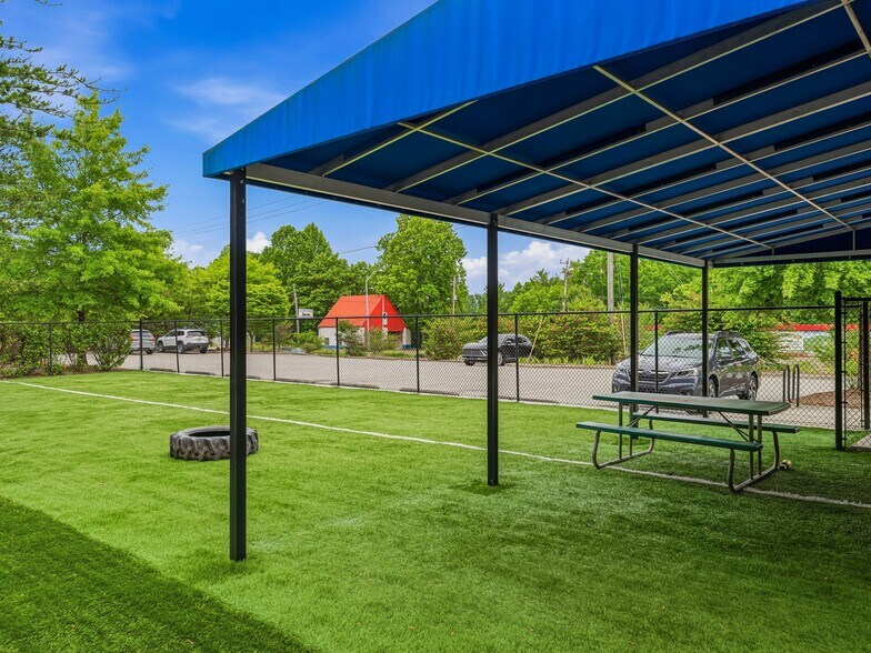 More Photos Of 149 New Leicester Hwy, Asheville Office For Sale