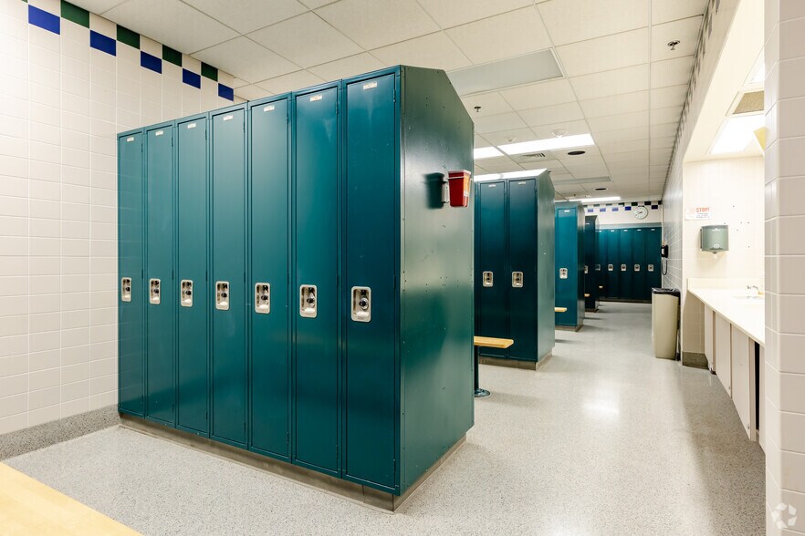 More Photos Of 801 W Rockton Rd, Rockton Research And Development For Sale