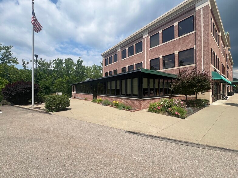 More Photos Of 215 Don Knotts Blvd, Morgantown Office For Lease