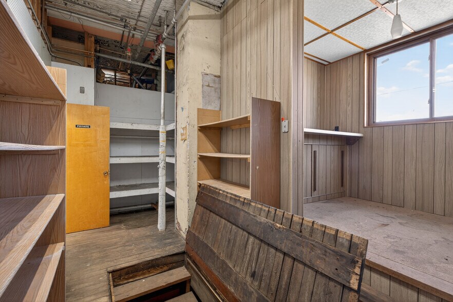 More Photos Of S101 S Main St, Nelson General Retail For Sale