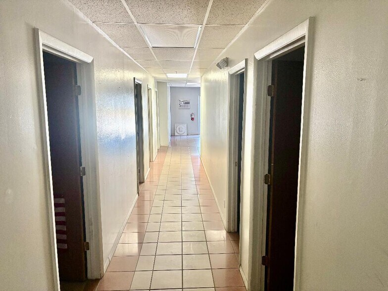 More Photos Of 1818 7th Ave N, Lake Worth Beach Warehouse For Lease