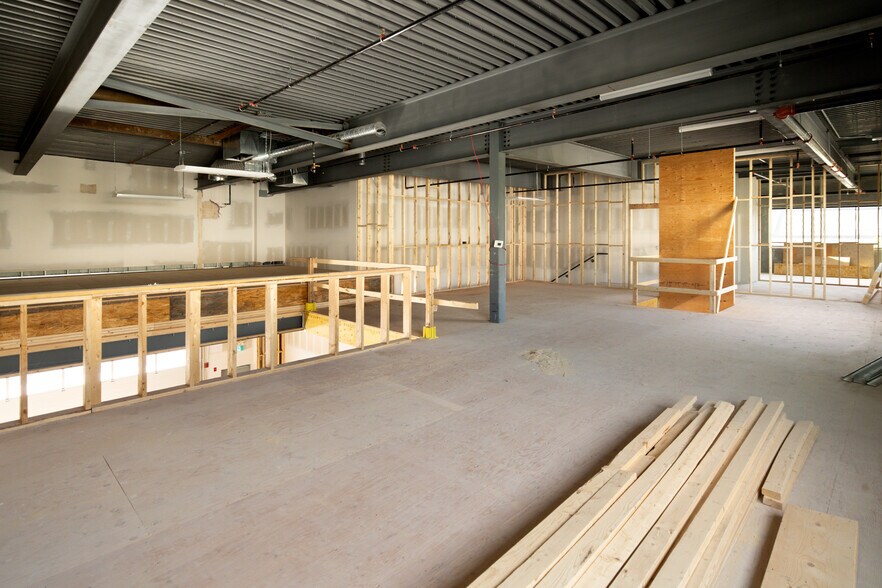 More Photos Of 3101 45 Av, Vernon Warehouse For Sale
