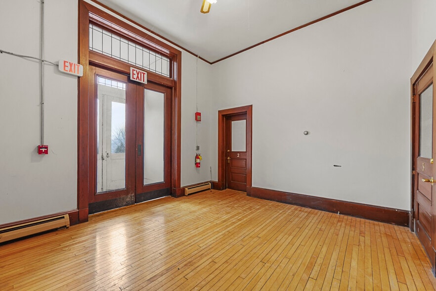 More Photos Of 55 Crystal St, Lenox Dale Apartments For Sale