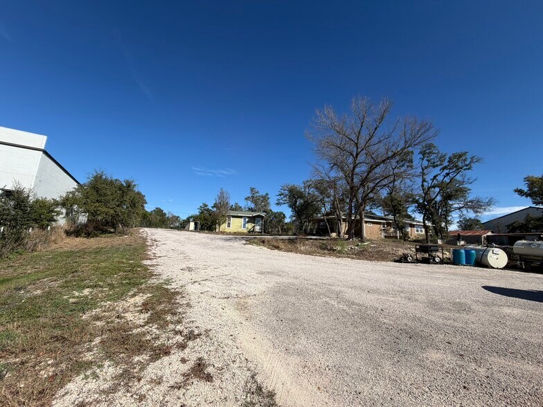 More Photos Of 9313 Circle Dr, Austin Industrial For Sale