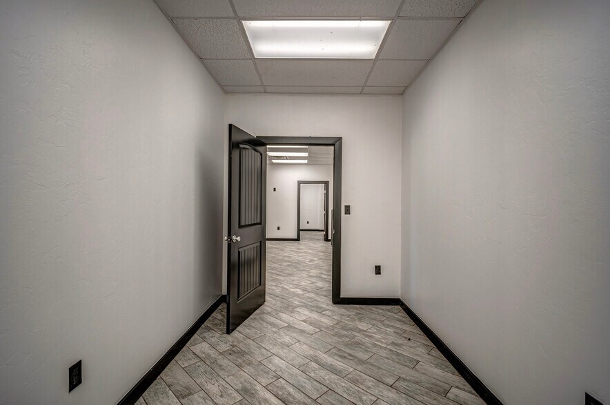 More Photos Of 1831 Industrial Blvd, Norman Service For Sale
