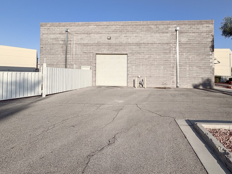 More Photos Of 4340 E Alexander Rd, Las Vegas Warehouse For Lease