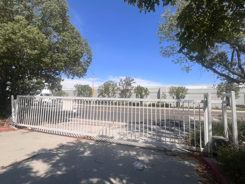 More Photos Of 5555 Ontario Mills Pky, Ontario Warehouse For Sale