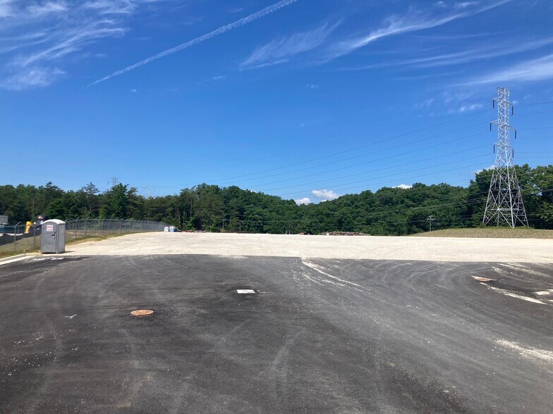 More Photos Of 8092 Alban Rd, Springfield Land For Lease