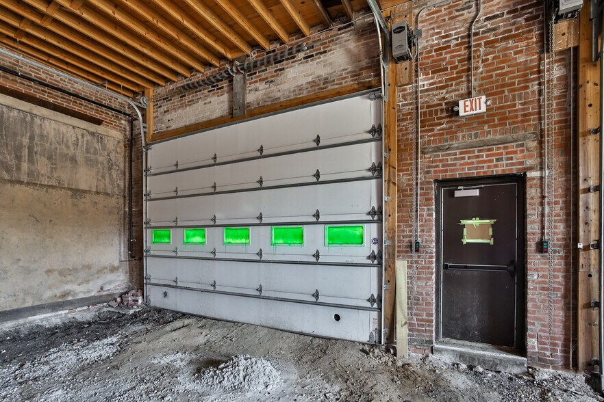 More Photos Of 4210 Itaska St, Saint Louis Flex For Lease