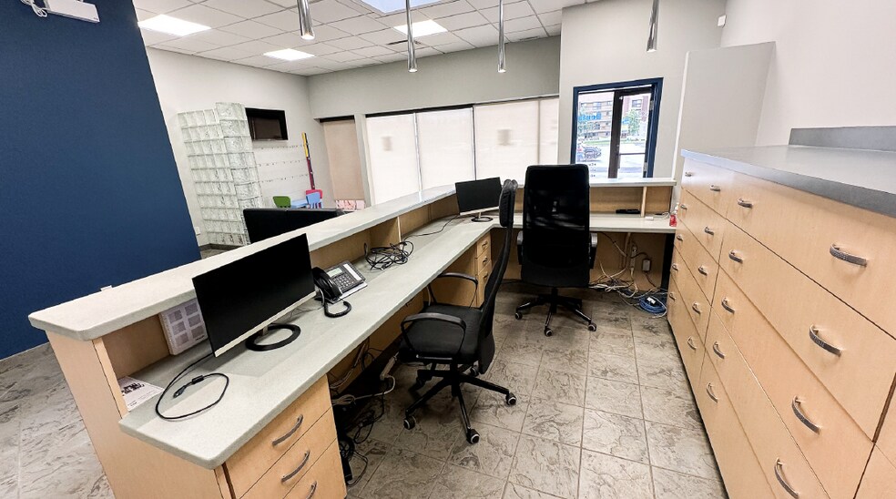 More Photos Of 1903 105 St NW, Edmonton Freestanding For Lease