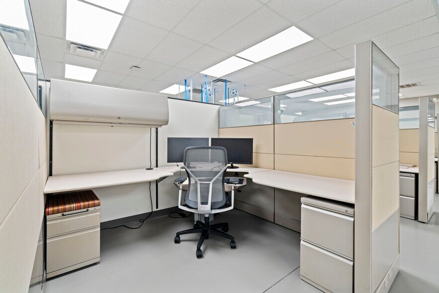 More Photos Of 3664 Walnut Bend Ln, Houston Office For Lease