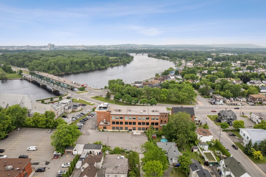 More Photos Of 15 Boul Gréber, Gatineau Office For Sale