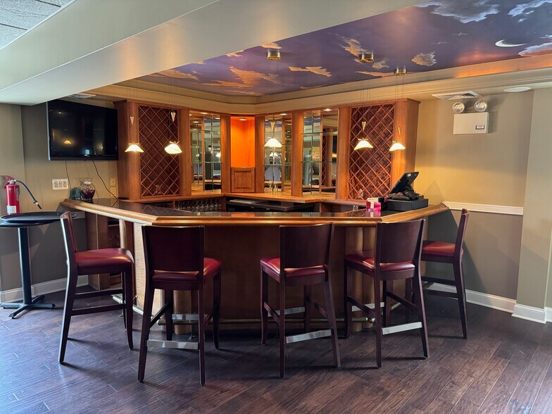 More Photos Of 500 W White Horse Pike, Egg Harbor City Restaurant For Sale