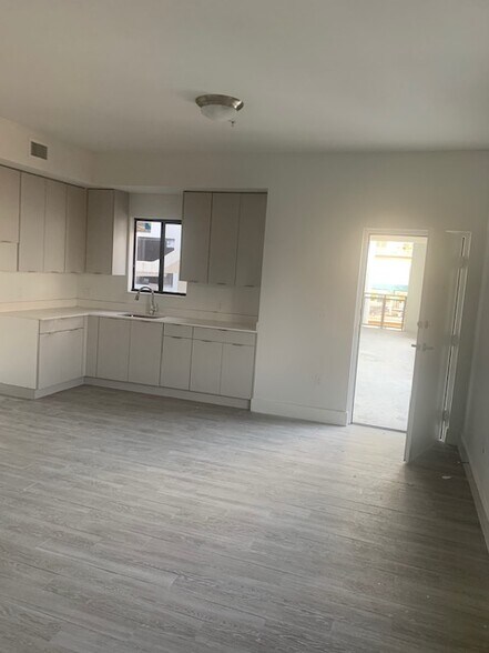 More Photos Of 751 NW 1st St, Miami Apartments For Sale