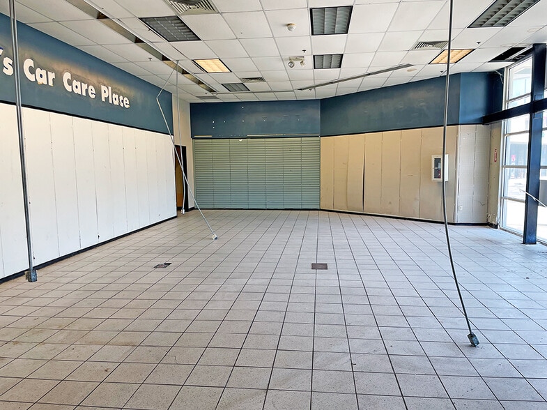 More Photos Of 317 Lincoln Hwy, Fairview Heights Auto Repair For Lease