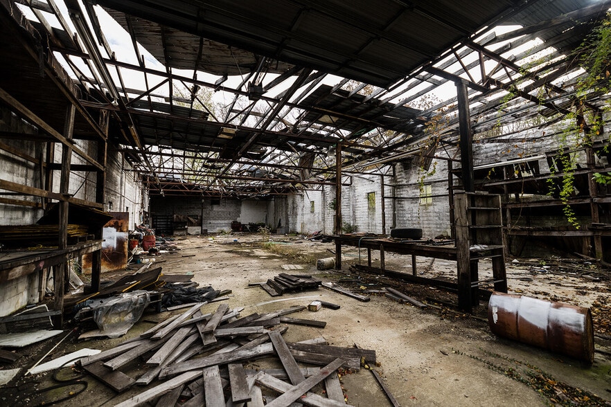 More Photos Of 110 Tandy Ave, Somerset Flex For Sale