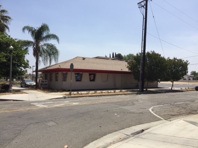 More Photos Of 9696 Magnolia Ave, Riverside Restaurant For Lease