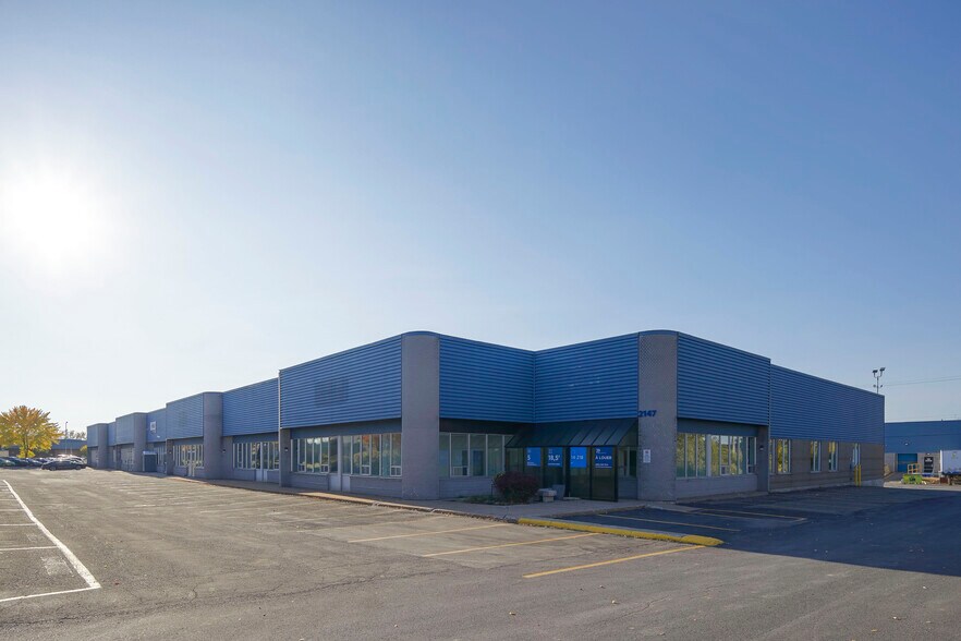 More Photos Of 2115-2147 Rue de la Province, Longueuil Warehouse For Lease