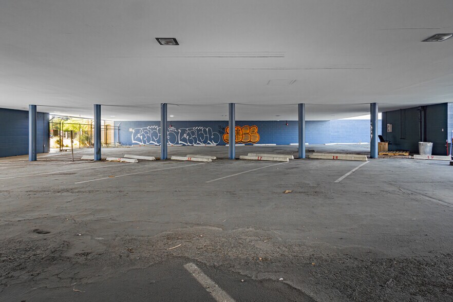 More Photos Of 714 S 4th St, Las Vegas Medical For Sale