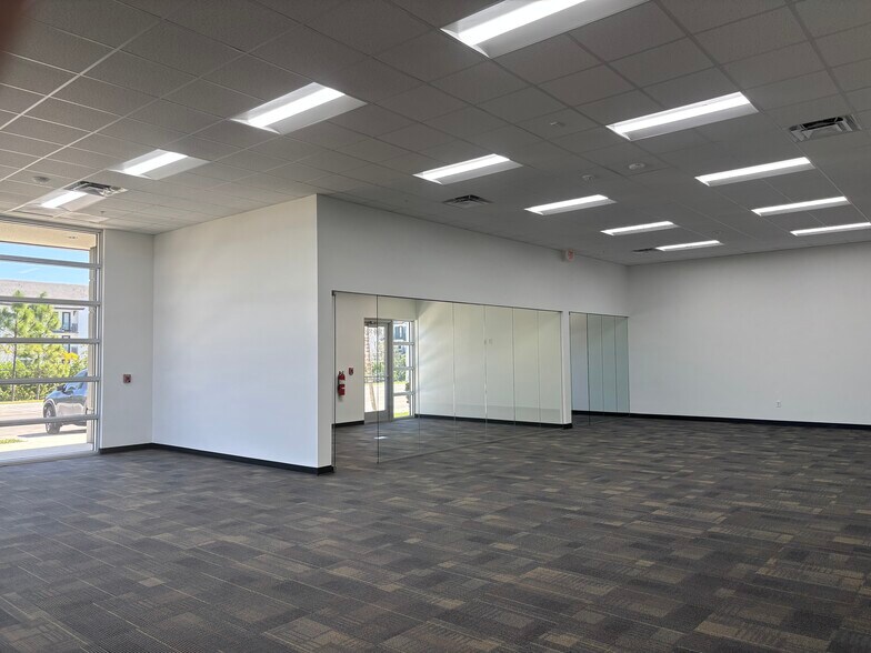 More Photos Of 9535 NW 174th St, Hialeah Unknown For Lease