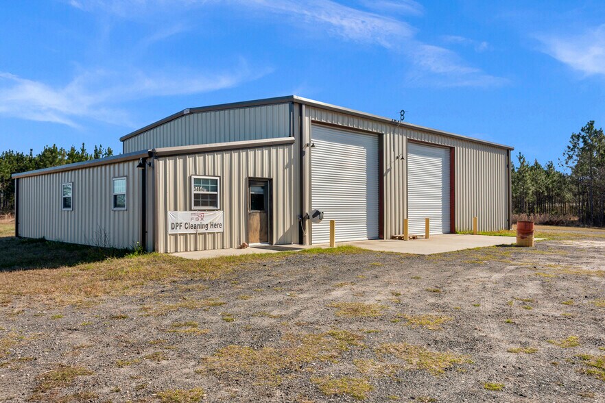 More Photos Of 3464 Albany Ave, Waycross Service For Sale