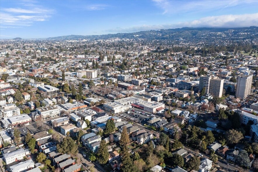 More Photos Of 84 Monte Vista Ave, Oakland Apartments For Sale