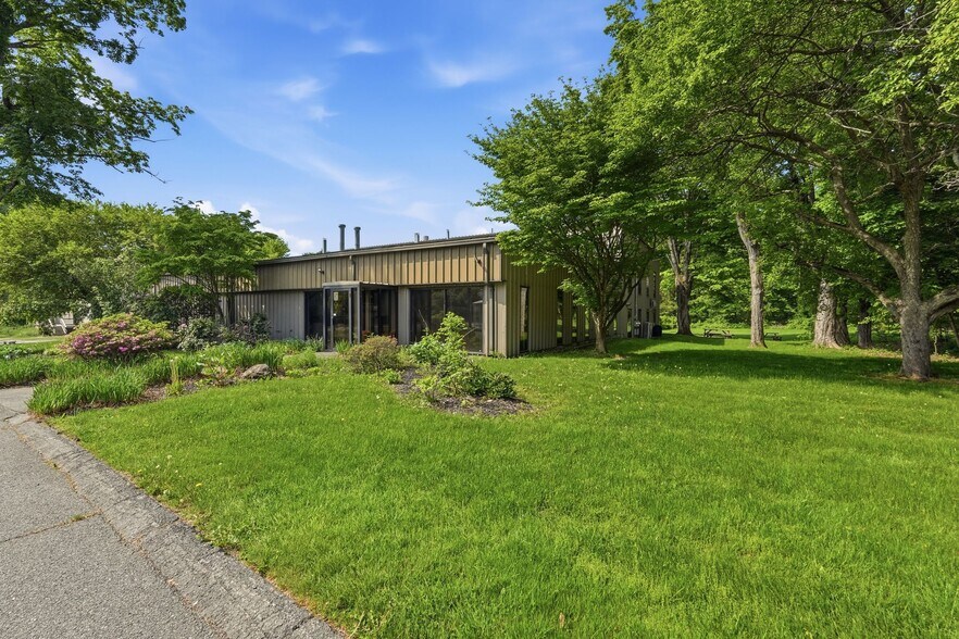 More Photos Of 665 Amherst Rd, Sunderland Research And Development For Sale