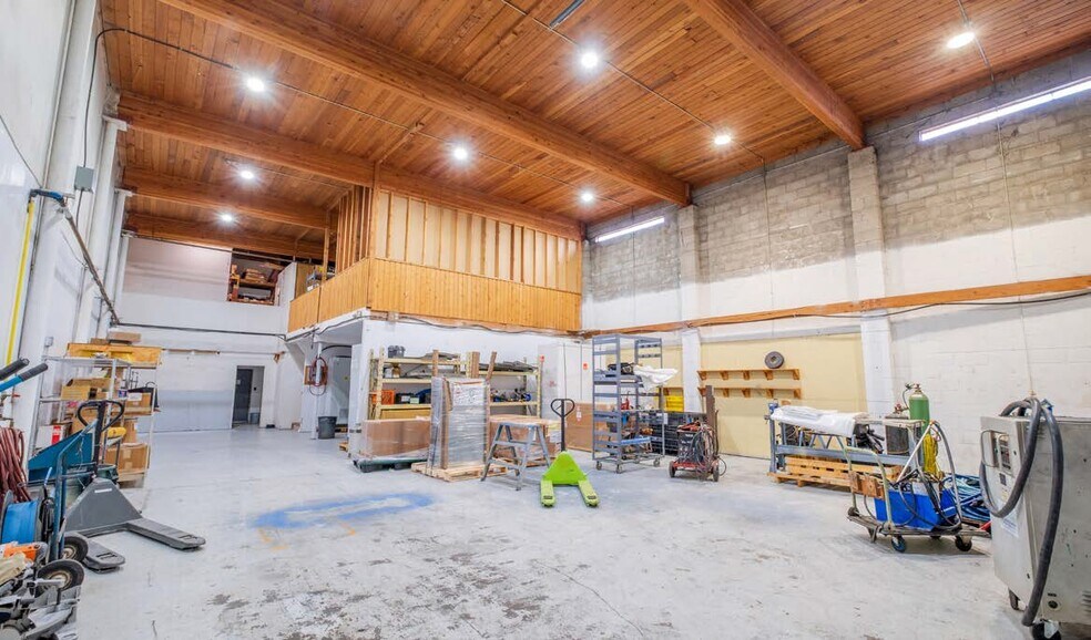 More Photos Of 6469 64 St, Delta Manufacturing For Lease