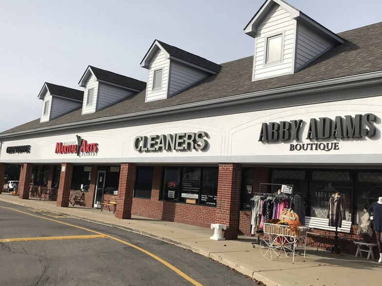 More Photos Of 10110-10158 Brooks School Rd, Fishers Restaurant For Lease