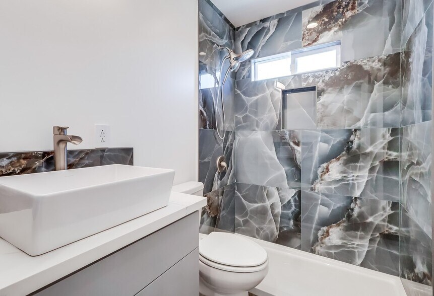 More Photos Of 3834 W 111th St, Inglewood Multifamily For Sale