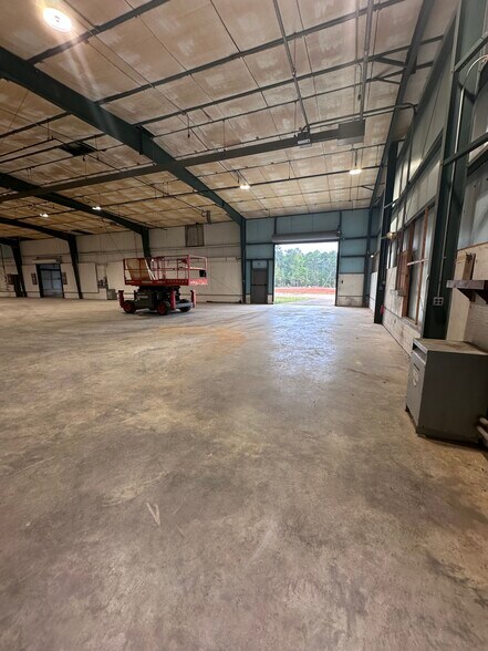 More Photos Of 11101 Highway 28 S, Parksville Warehouse For Sale