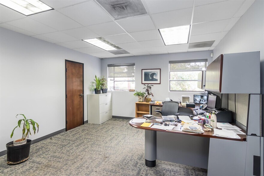 More Photos Of 1745 Gardena Ave, Glendale Office For Sale